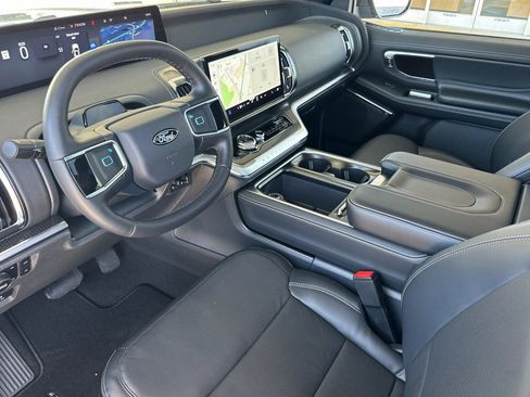 New 2026 Ford Expedition Platinum w/ Stealth Appearance Package AWD/4WD image 9