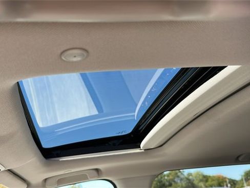 Used 2025 Honda CR-V EX-L image 12