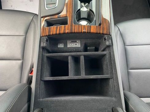 Used 2022 Cadillac Escalade ESV Luxury image 43