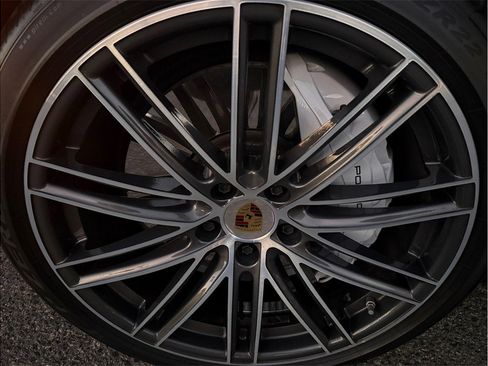 Used 2023 Porsche Cayenne Turbo image 43