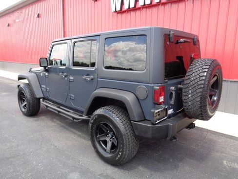 Used 2017 Jeep Wrangler Unlimited Sport w/ Quick Order Package 23S AWD/4WD image 7