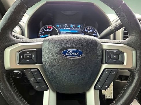 Used 2020 Ford F250 Lariat w/ Chrome Package image 24