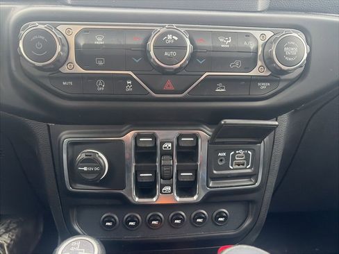 Used 2023 Jeep Gladiator Sport image 19