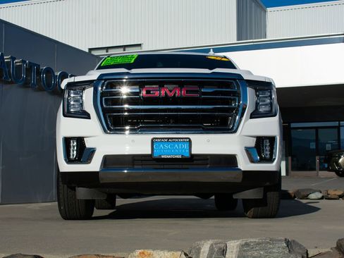Certified 2024 GMC Yukon SLT w/ SLT Luxury Package image 3
