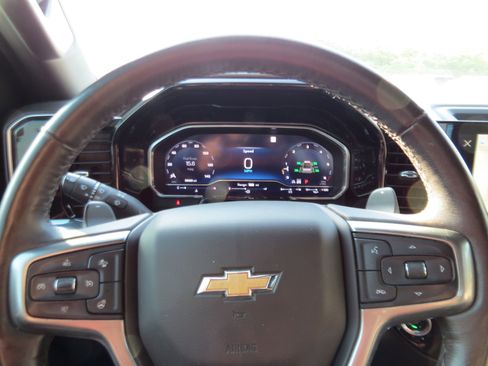 Certified 2023 Chevrolet Silverado 1500 LTZ AWD/4WD image 28