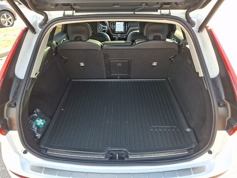 Used 2024 Volvo XC60 B5 Plus w/ Protection Package Premier image 29