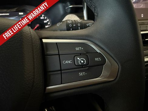 Used 2024 Jeep Compass Latitude AWD/4WD image 31