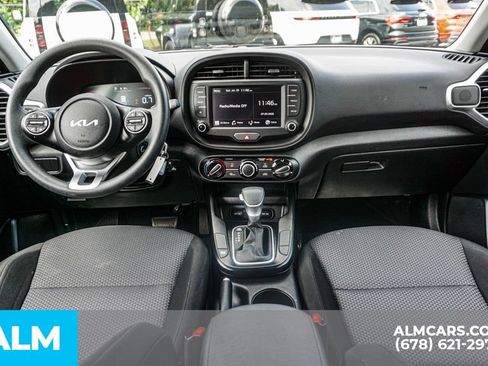 Used 2025 Kia Soul LX w/ LX Technology Package FWD image 26