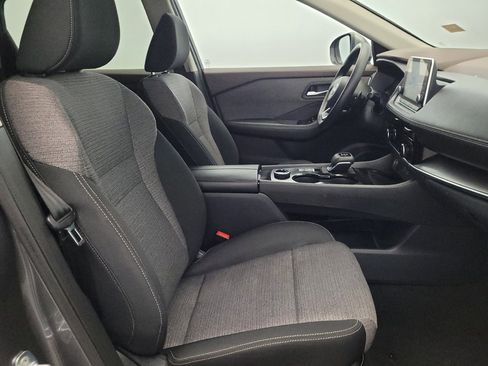 Used 2022 Nissan Rogue SV image 21