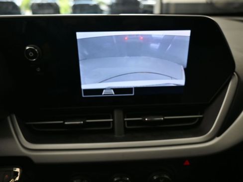 Used 2024 Chevrolet Trax LS FWD image 21