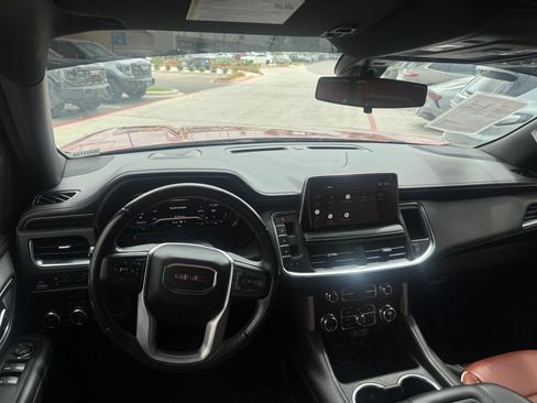 Used 2022 GMC Yukon SLE RWD image 3