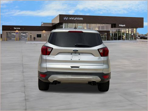 Used 2019 Ford Escape SE FWD image 10