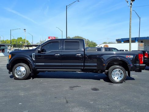 Used 2019 Ford F450 Limited image 3