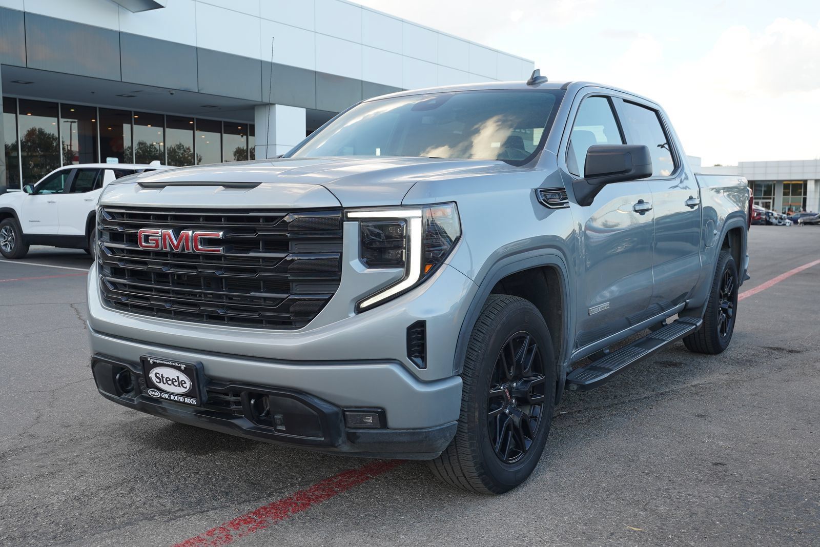 Used 2024 GMC Sierra 1500 Elevation AWD/4WD image 1
