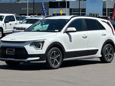 Certified 2025 Kia Niro LX FWD image 8