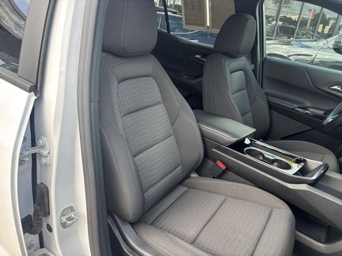 Used 2025 Chevrolet Equinox LT FWD image 37