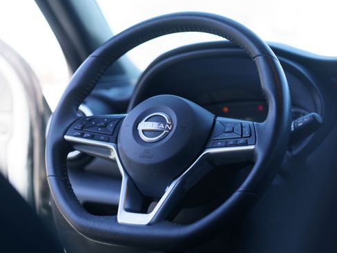 Used 2023 Nissan Kicks SR image 17