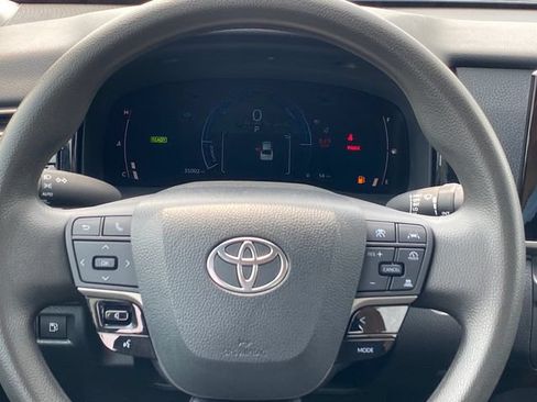 Used 2025 Toyota Camry LE FWD image 8
