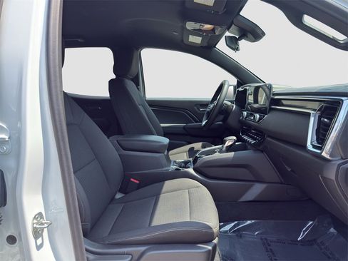 Used 2025 GMC Canyon Elevation image 23