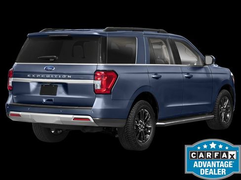 Used 2022 Ford Expedition XLT image 2