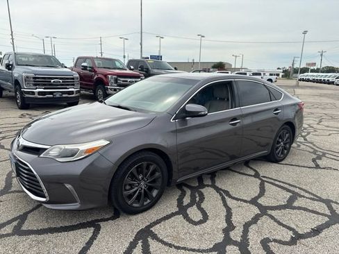 Used 2016 Toyota Avalon XLE FWD image 2