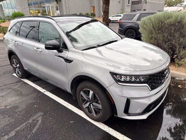Certified 2023 Kia Sorento EX w/ Panoramic Sunroof Package FWD image 4