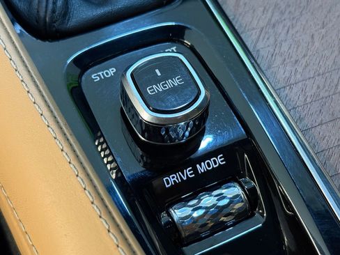 Used 2017 Volvo XC90 T6 Inscription w/ Vision Package image 37