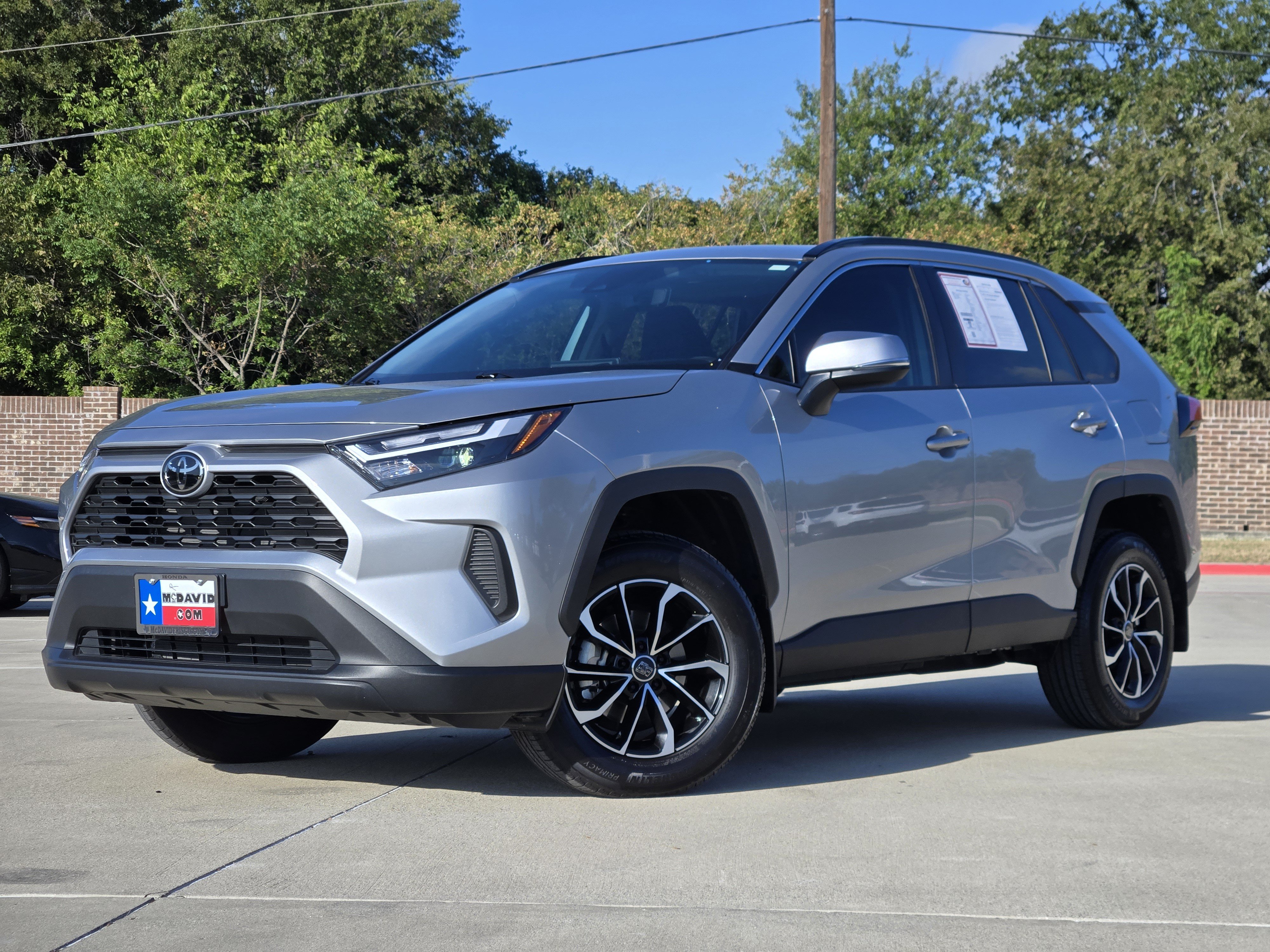 Used 2024 Toyota RAV4 XLE w/ Convenience Package FWD image 1