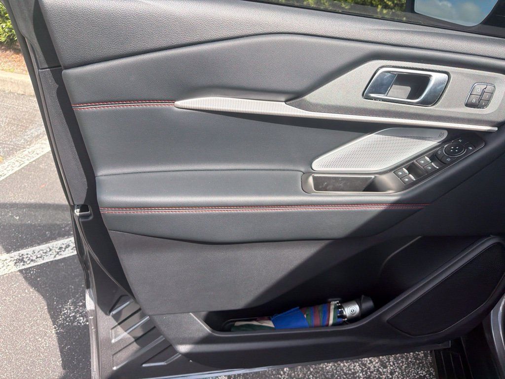 Used 2025 Ford Explorer ST w/ Sun And Sound Package AWD/4WD image 16