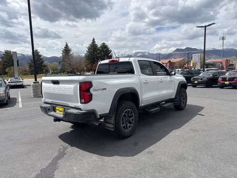 Used 2026 Chevrolet Colorado ZR2 w/ Technology Package AWD/4WD image 5