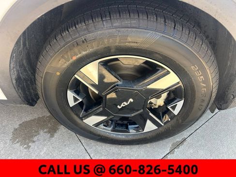 Used 2026 Kia Sportage LX FWD image 5