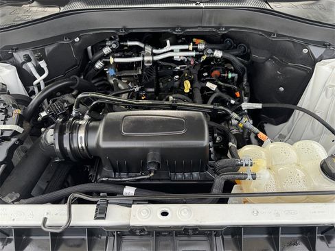 Used 2023 Ford Explorer XLT image 32