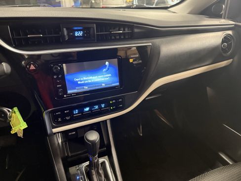 Used 2017 Toyota Corolla iM image 27