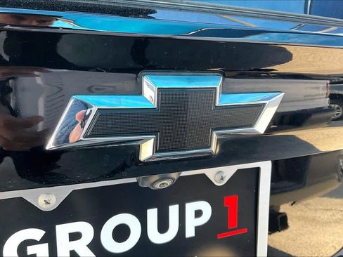 Used 2022 Chevrolet Bolt EUV Premier w/ Sun & Sound Package image 33