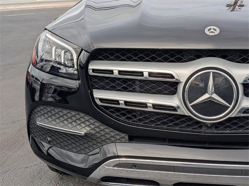Used 2023 Mercedes-Benz GLS 450 4MATIC image 11