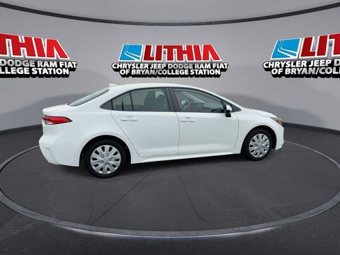 Used 2022 Toyota Corolla LE FWD image 8