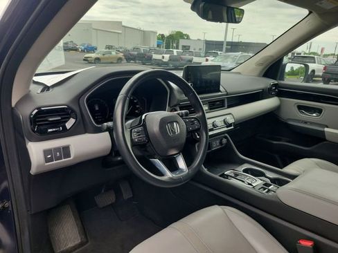 Used 2023 Honda Pilot Touring image 18