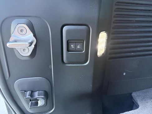 Certified 2025 Land Rover Defender 130 X-Dynamic SE image 36