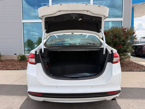 Used 2018 Ford Fusion SE w/ Equipment Group 602A FWD image 37