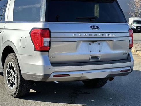 Used 2024 Ford Expedition Max XLT image 4
