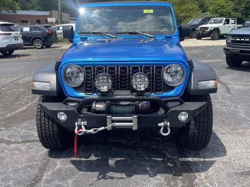 Used 2025 Jeep Wrangler Sport AWD/4WD image 10