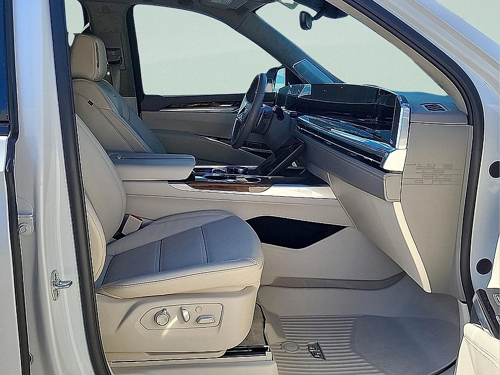 Certified 2025 Cadillac Escalade Sport Platinum AWD/4WD image 10
