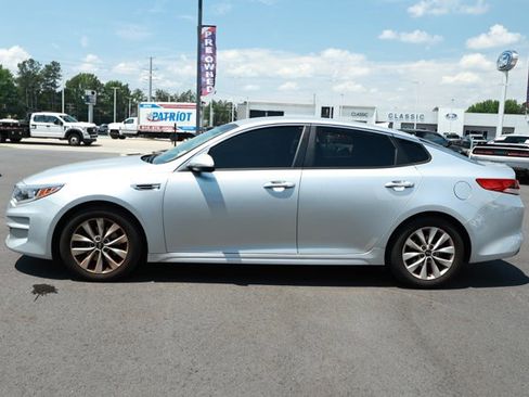 Used 2016 Kia Optima LX w/ Option Group 014 FWD image 5