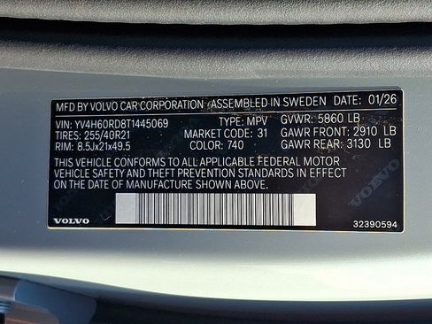 New 2026 Volvo XC60 T8 Ultra w/ Protection Package Premier AWD/4WD image 18