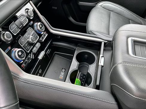 Used 2023 GMC Yukon Denali image 17