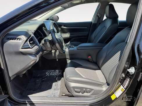 Used 2024 Toyota Camry SE FWD image 10