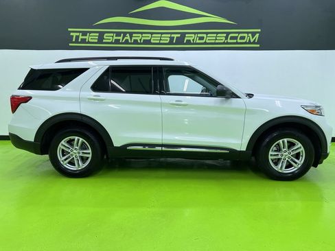 Used 2021 Ford Explorer XLT w/ Class III Trailer Tow Package AWD/4WD image 11