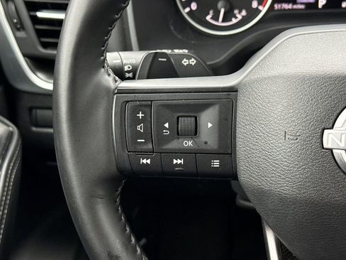 Used 2025 Nissan Rogue SV image 33