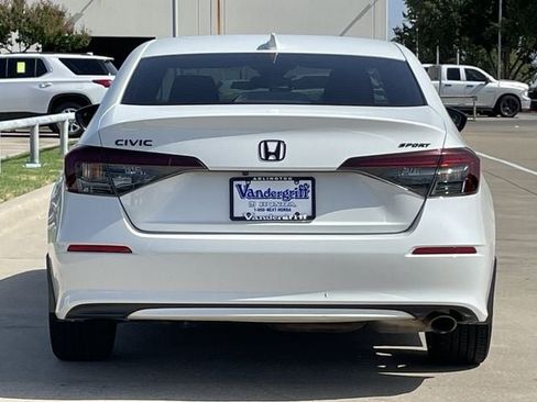 Used 2025 Honda Civic Sport image 5