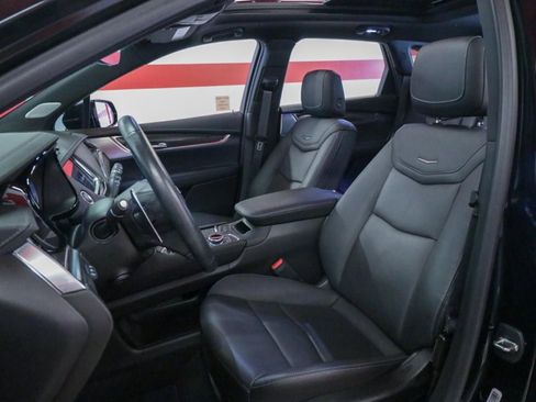 Used 2023 Cadillac XT5 Sportv w/ Technology Package AWD/4WD image 9